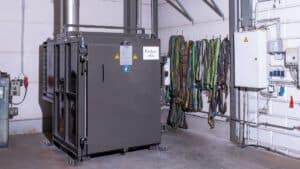Thermische Reinigung im Mubox-Ausbrennofen bei Elektromotoren Pollmanns.